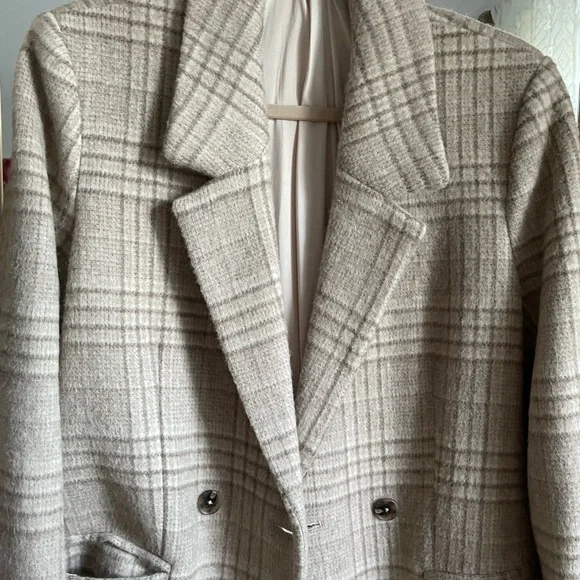 Reformation Plaid Tan Coat - Picture 13 of 14